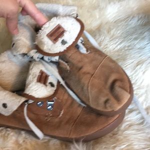 toms 7 brown suede sneakers sherpa winter tan